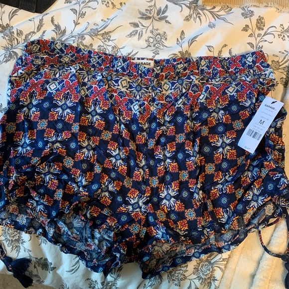 NWT garage shorts - Picture 1 of 2
